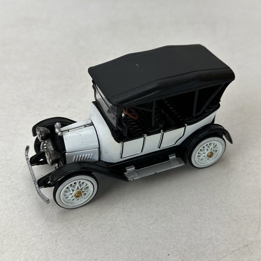 National Motor Museum 1915 Chevy 5 Passenger Baby Grand 1:32 Diecast Loose